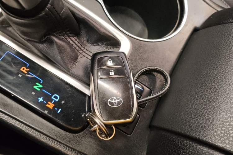 Used Toyota Highlander 2018 2.0T Four-Wheel Drive Luxury Edition 7 Seats China V Emission Standard