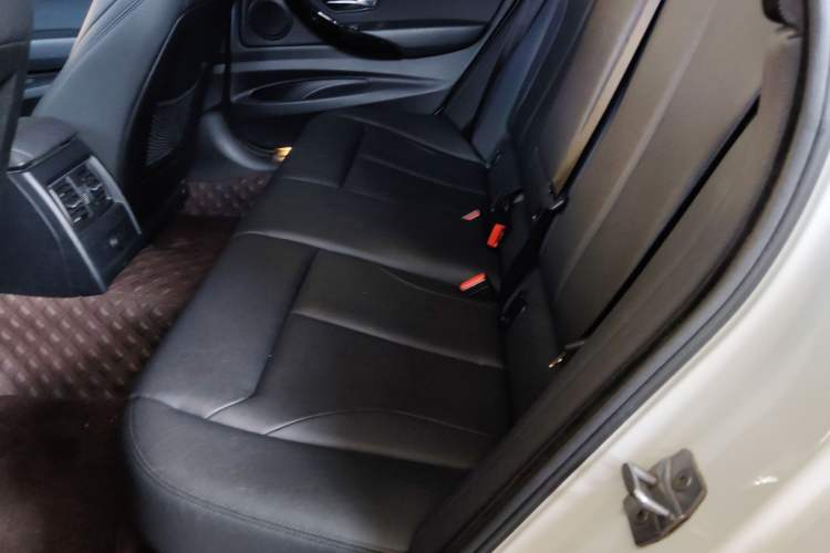 Used BMW 3 Series GT 2018 320i Sport Edition
