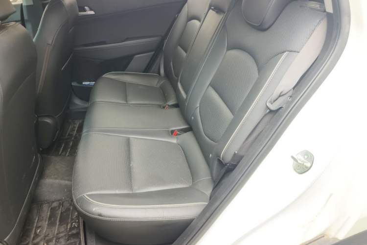 Used Hyundai ix25 2015 1.6L Automatic Two-Wheel-Drive Deluxe DLX Model
