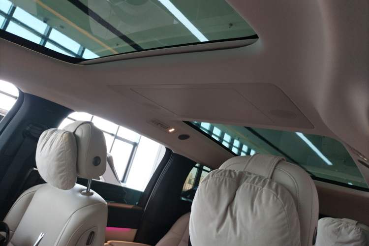 Used Li Auto MEGA 2025 Ultra Smart Refreshed Edition