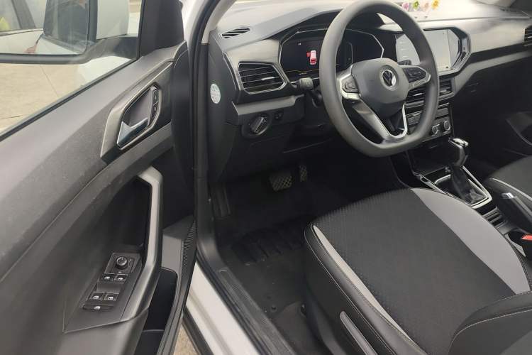 Used Volkswagen Tacqua 2020 1.5L Automatic Yue