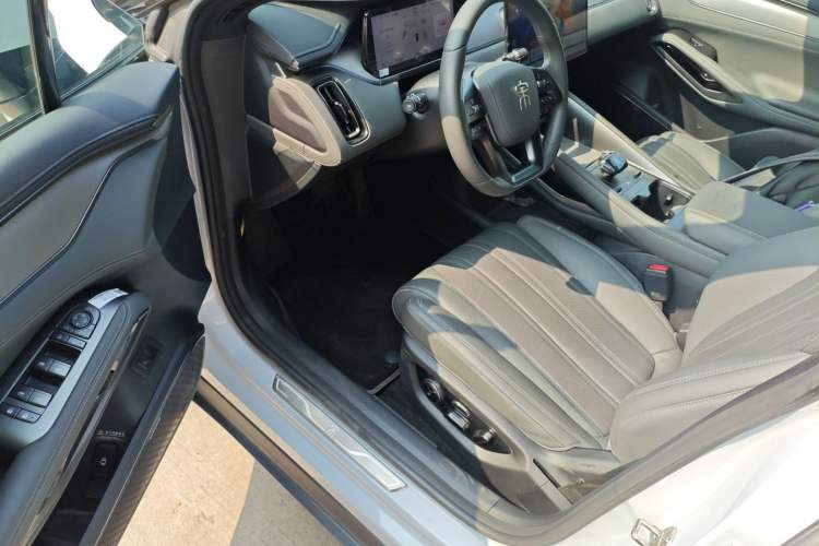 Used BYD Song L EV 2025 662 km Advanced Intelligent Driving Version
