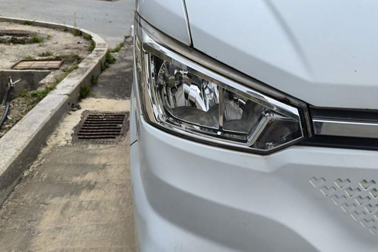 Used Dongfeng Yufeng EM26 2023 Standard Edition 41.472 kWh Henan Lithium Power Right Front Headlight