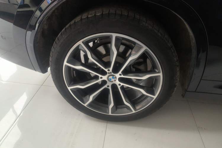 Used BMW X3 2023 xDrive30i Leading Model M Night Edition Package Right Rear Wheel Hub