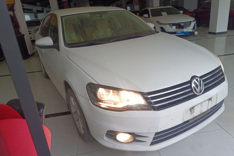 Used Volkswagen Bora 2015 Value Edition 1.6L Manual Fashionable Style
