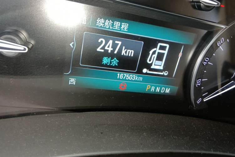 Used Buick GL8 2017 ES 28T Luxury Model China V Standard Odometer Close Up