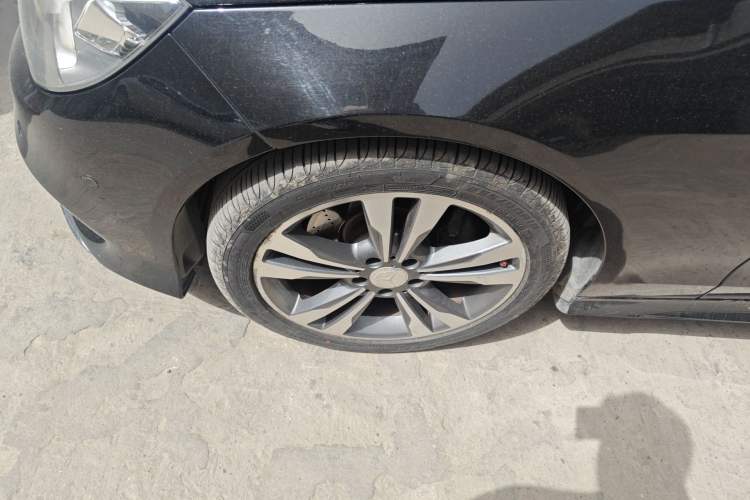 Used Mercedes-Benz E-Class 2015 Facelift E 200 L Sport Edition Exterior 4