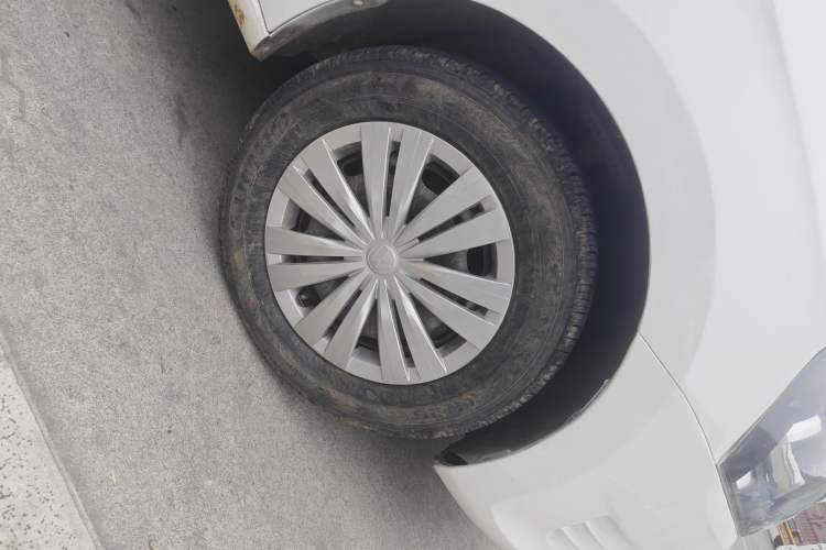 Used Volkswagen Santana 2013 1.4L Manual Fashion Edition Right Front Wheel Hub