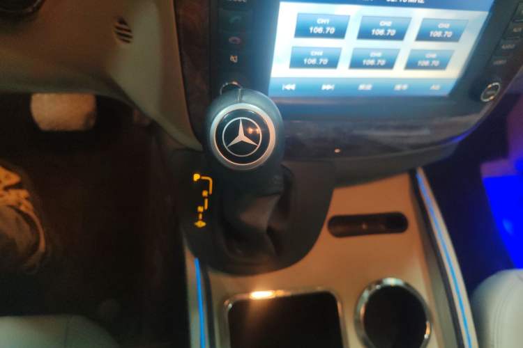 Used Mercedes-Benz Viano 2013 3.5L Haoci version Gear Lever