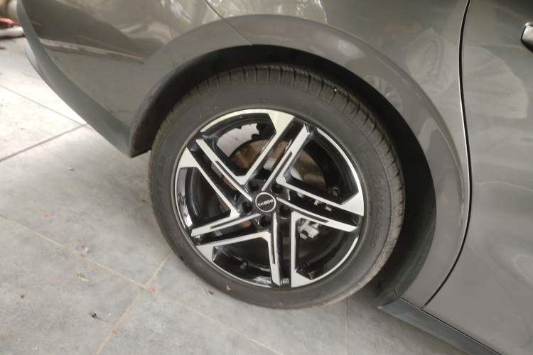 Used Roewe D7 2023 DMH 125km Superior Edition
