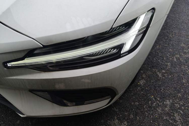 Used Volvo S60 2025 B4 Zhiyuan Luxury Edition Left Front Headlight