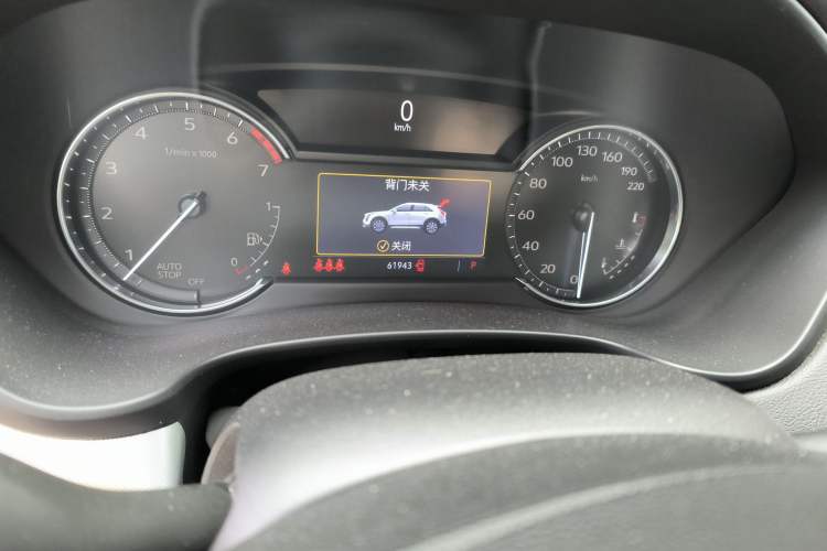 Used Cadillac XT4 2021 28T Two-Wheel Drive Leading Version Odometer Close Up