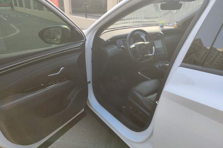 Used Hyundai Tucson 2023 Tucson L 1.5T Automatic Two-Wheel Drive LUX Prestige Edition Driver Seat