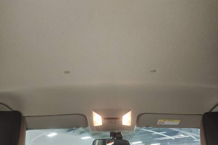 Used Toyota Wildlander 2022 Updated Version 2.0L CVT Two-Wheel Drive Leading Edition
