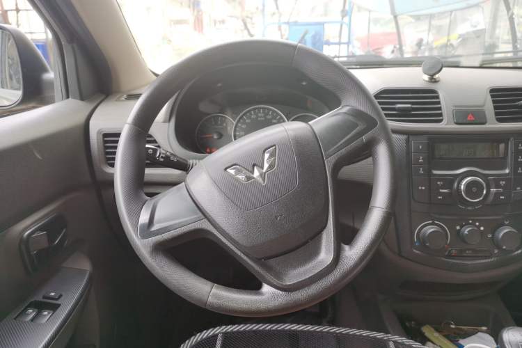 Used Wuling Hongguang 2015 1.2L S Base Model China V Standard Steering Wheel