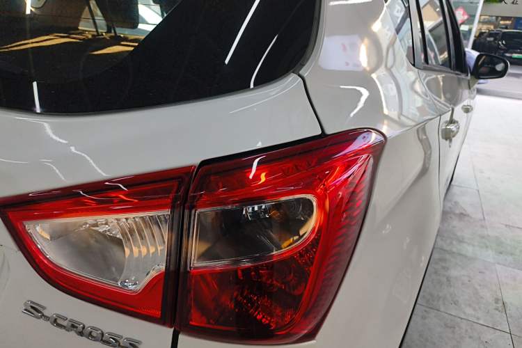 Used Suzuki S-Cross 2014 1.6L Manual Two-Wheel Drive Elite Model
