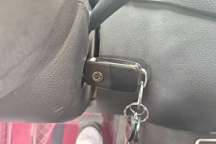 Used Volkswagen Tiguan 2017 300TSI Automatic Two-Wheel Drive Silk Road Comfort Edition Vehicle Key