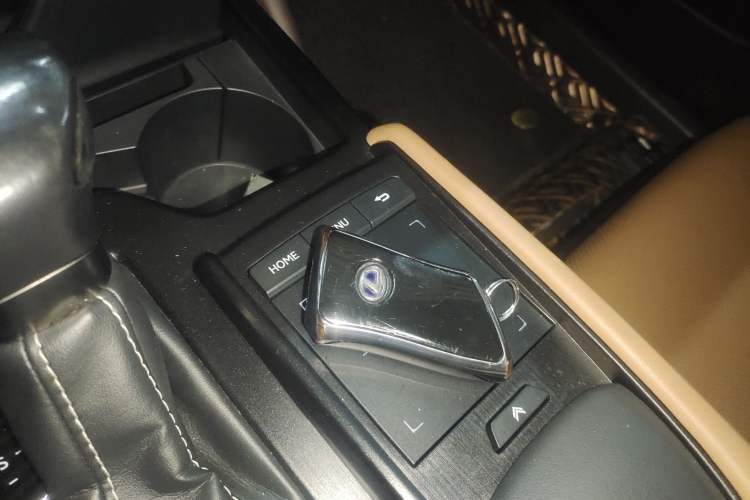 Used Lexus ES 2020 300h Premier Edition