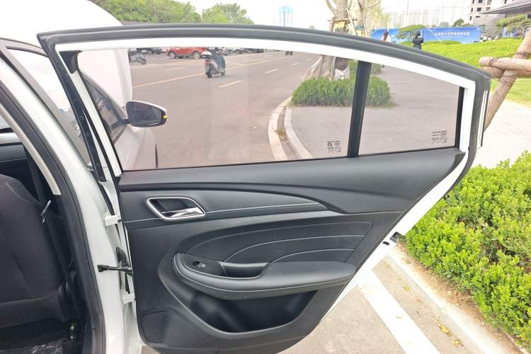 Used Roewe i5 2020 1.5L Manual 4G Connect Luxury Edition