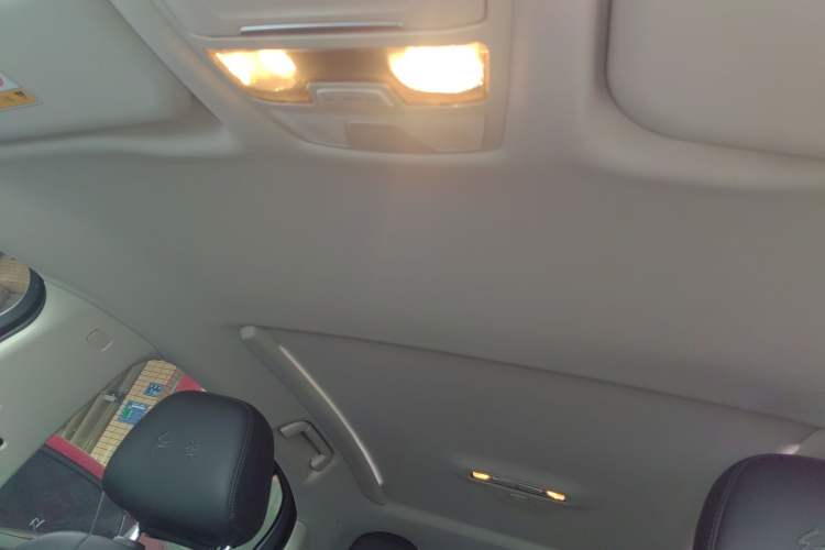 Used Hongqi E-QM5 2022 431 km Charge & Enjoy Edition
