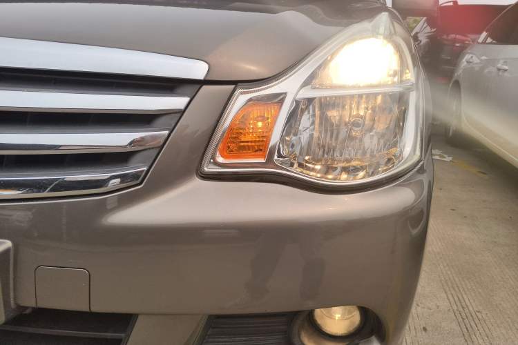 Used Nissan Sylphy 2009 1.6XE Automatic Comfort Edition Left Front Headlight
