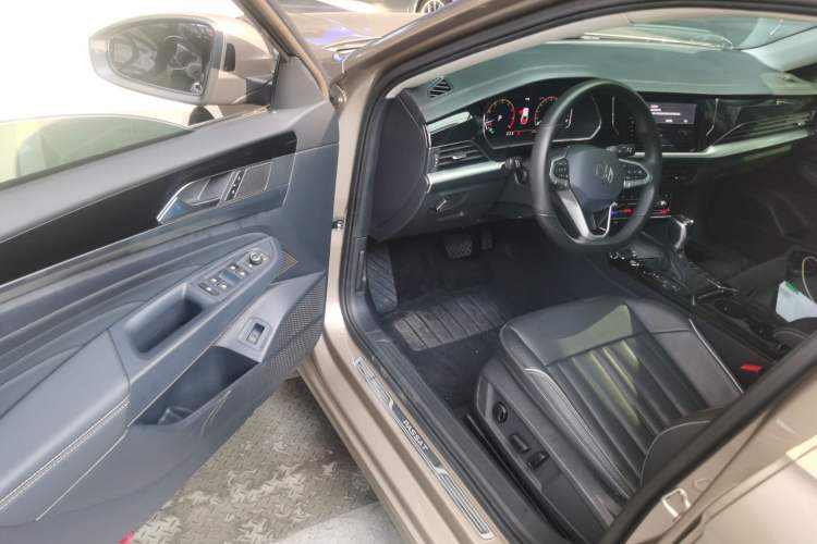 Used Volkswagen Passat 2022 330TSI Elite Edition Custom Version