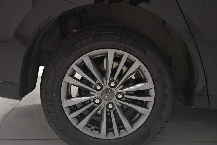 Used SAIC MAXUS EUNIQ 5 2020 1.3T PLUG-IN Elite Edition
