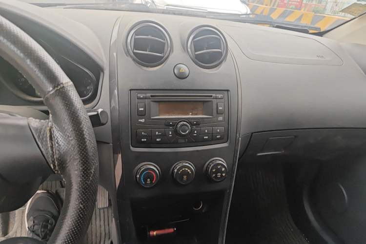 Used Haima Qubit 2010 1.3L Manual Luxury Version Audio And AC Panel