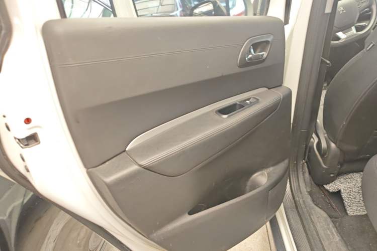 Used Peugeot 3008 2018 2.0L Automatic Classic Edition