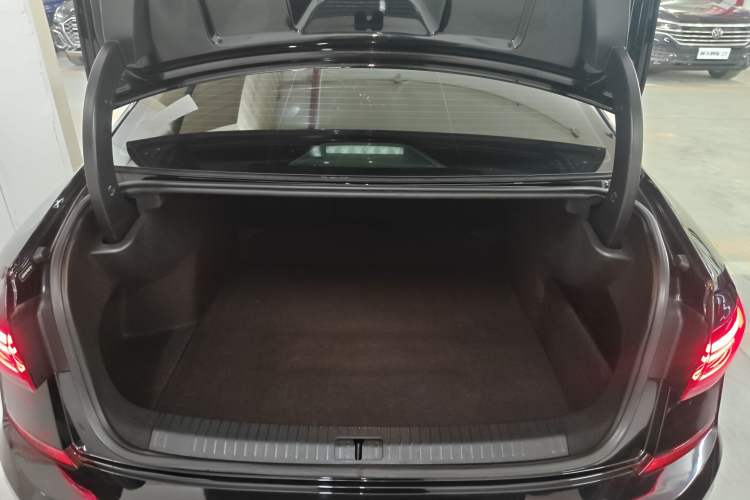 Used Volkswagen Passat 2022 330TSI Starry Luxury Edition – Exclusive Special Edition