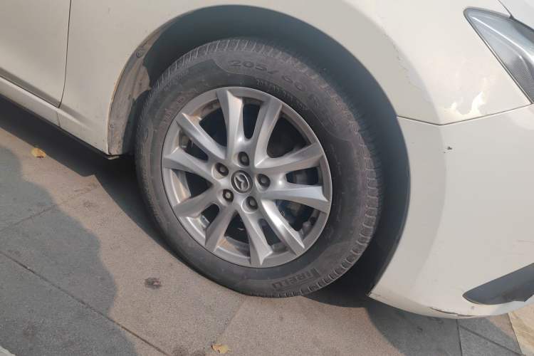 Used Mazda 3 Axela 2014 Sedan 1.5L Automatic Luxury Model