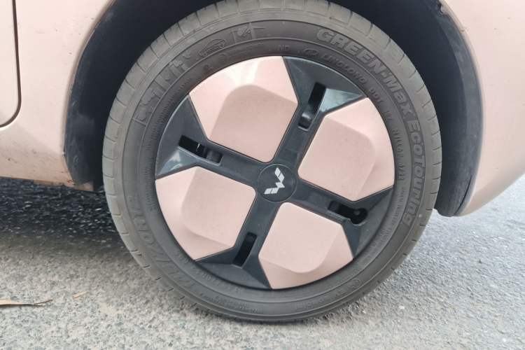 Used Wuling Hongguang MINIEV 2022 Macaron Premium Model – Lithium Iron Phosphate Right Front Wheel Hub