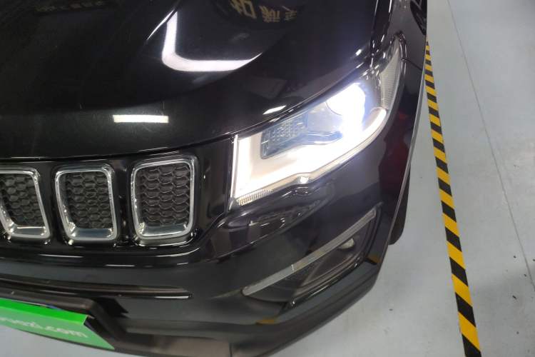 Used Jeep Compass 2017 200T Automatic Enjoyment Version
