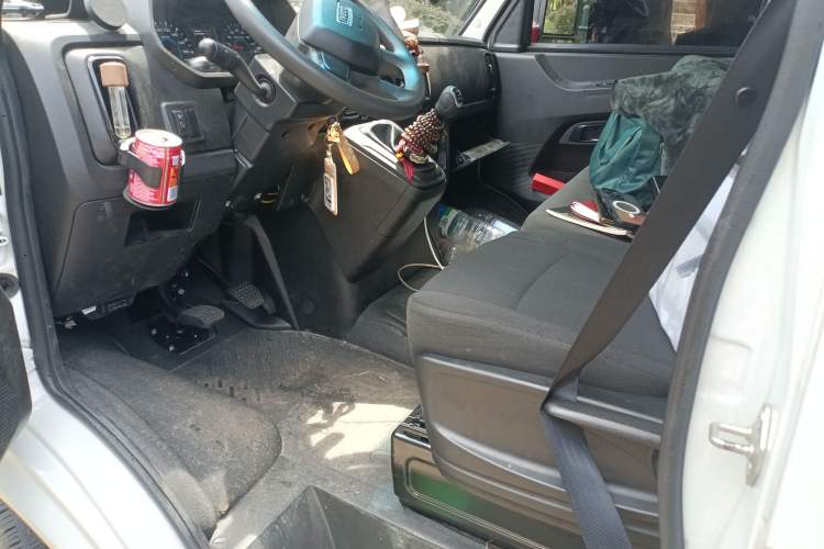 Used Iveco Daily 2023 2.5T A37M1 Long Wheelbase Mid-Roof Dual-Tire Side-Sliding Doors 5-9 Seats
