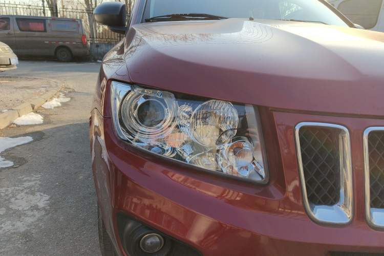 Used Jeep Compass 2012 2.4L four-wheel-drive sport version