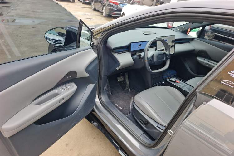 Used Lynk & Co Z20 2025 530 km Range Rear-Wheel Drive Pro