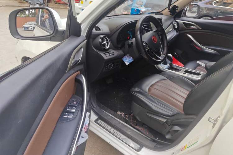 Used BYD Song 2017 Gaishe Upgrade Edition 1.5TID Automatic Elite Model
