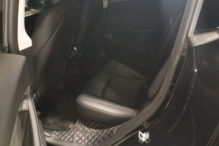 Used Tesla Model Y 2023 Rear-Wheel-Drive Version