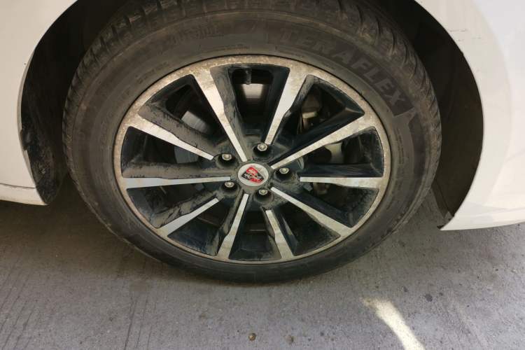 Used Roewe i6 New Energy 2017 45T Hybrid Connective Smart Luxury Edition Right Front Wheel Hub