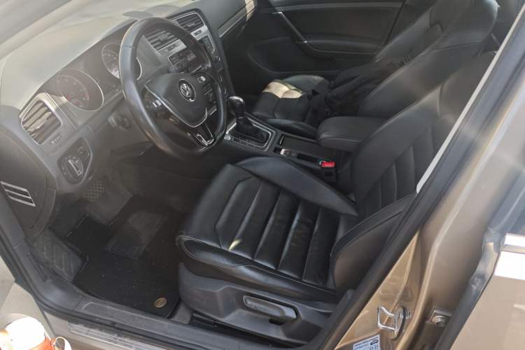 Used Volkswagen Golf 2015 1.4TSI Automatic Luxury Model