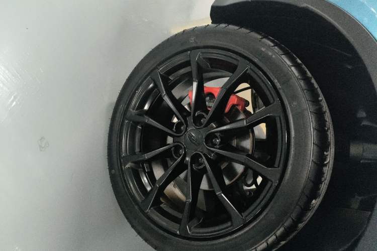 Used Geely Auto Emgrand S 2021 1.4T CVT Luxury Version Right Rear Wheel Hub