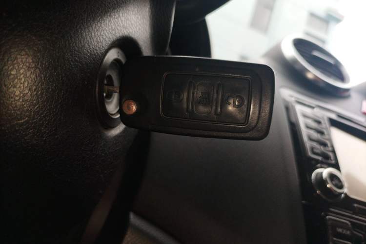 Used Haval H6 2013 Upgraded Model 2.4L Automatic Two-Wheel Drive Elite Version