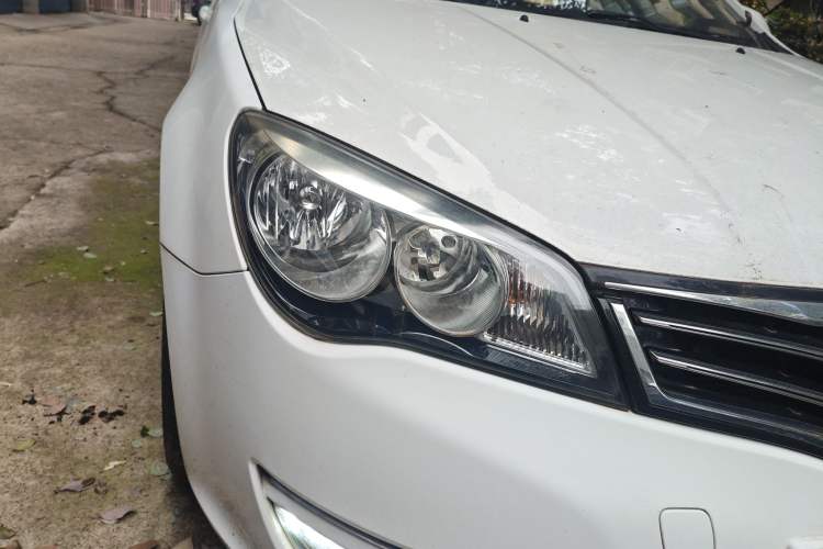 Used Roewe 350 2015 1.5L Manual Luxury Sunroof Edition
