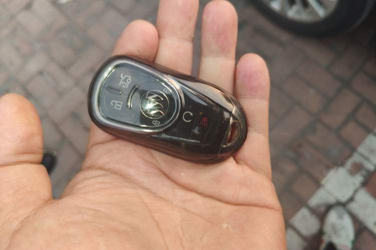 Used Buick LaCrosse 2018 28T Elite Edition Vehicle Key