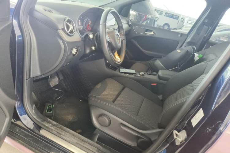 Used Mercedes-Benz B-Class 2017 B 180 Left Front Seat