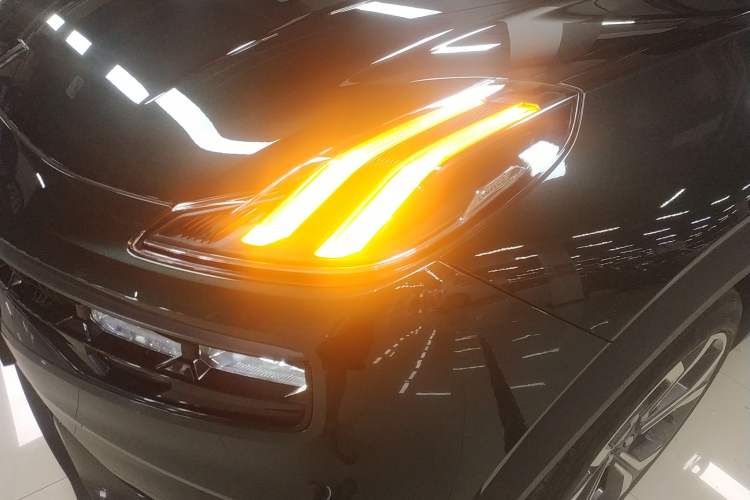 Used Lynk & Co 06 EM-P 2023 1.5T Remix PHEV Hero