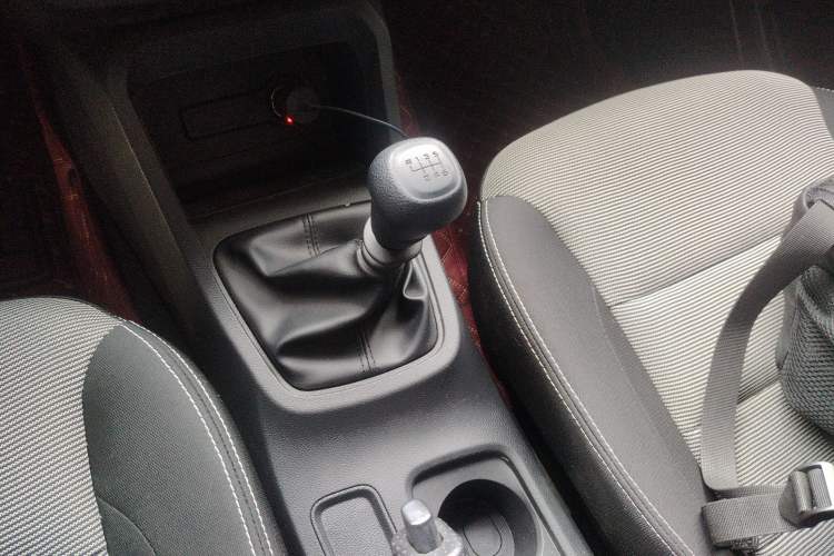 Used Wuling Hongguang 2019 1.5L S Basic Version China VI Standard LAR