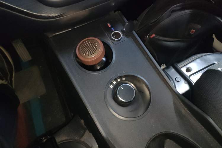 Used CHANGAN KAICHENG Ruixing EM80 2025 Passenger Version Comfort Edition 6-Seater 300 km Dual-Swing Doors Gear Lever