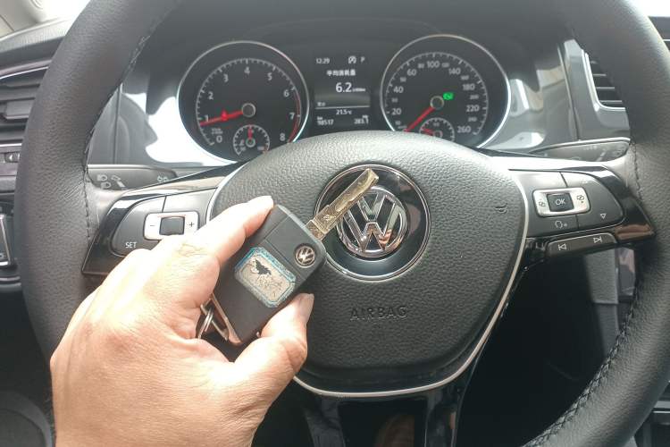 Used Volkswagen Golf 2018 230TSI Automatic Luxury Version
