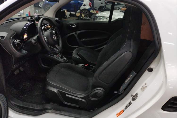 Used smart fortwo 2018 1.0L 52kW Hardtop Passion Edition China V Standard
